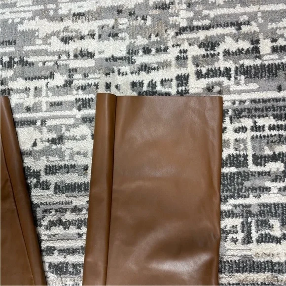 Seven Sisters Highrise Beige Wide Leg Faux Leather Joggers Size Medium - Picture 8 of 11